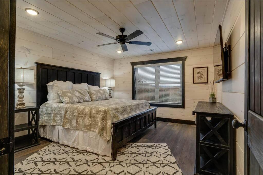 Blue Moon Ridge: Brand New Cabin! 5 Bedrooms, Pool/Hot Tub, Theatre Pigeon Forge Kültér fotó