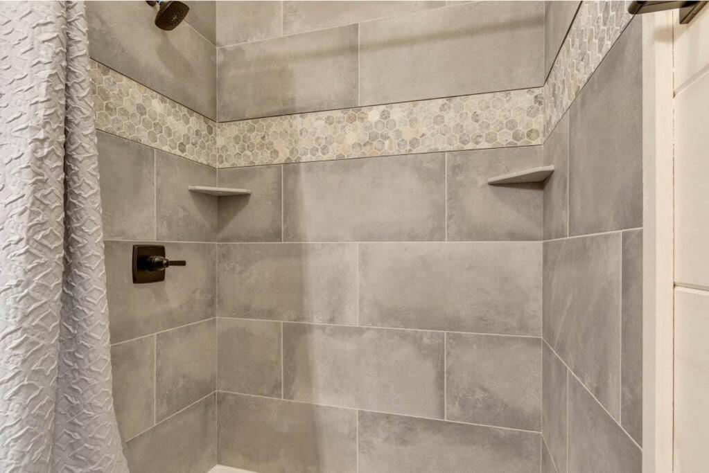 Blue Moon Ridge: Brand New Cabin! 5 Bedrooms, Pool/Hot Tub, Theatre Pigeon Forge Kültér fotó