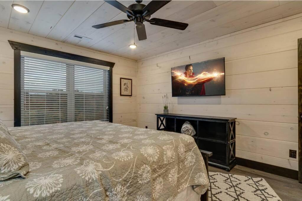 Blue Moon Ridge: Brand New Cabin! 5 Bedrooms, Pool/Hot Tub, Theatre Pigeon Forge Kültér fotó