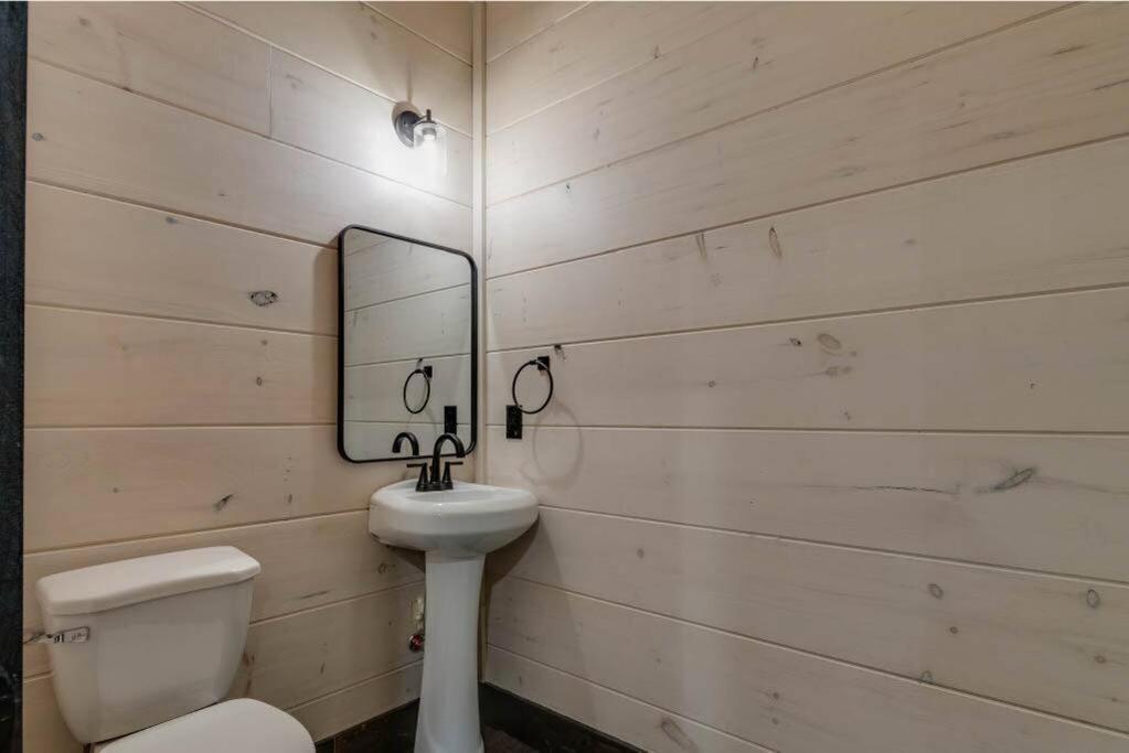 Blue Moon Ridge: Brand New Cabin! 5 Bedrooms, Pool/Hot Tub, Theatre Pigeon Forge Kültér fotó