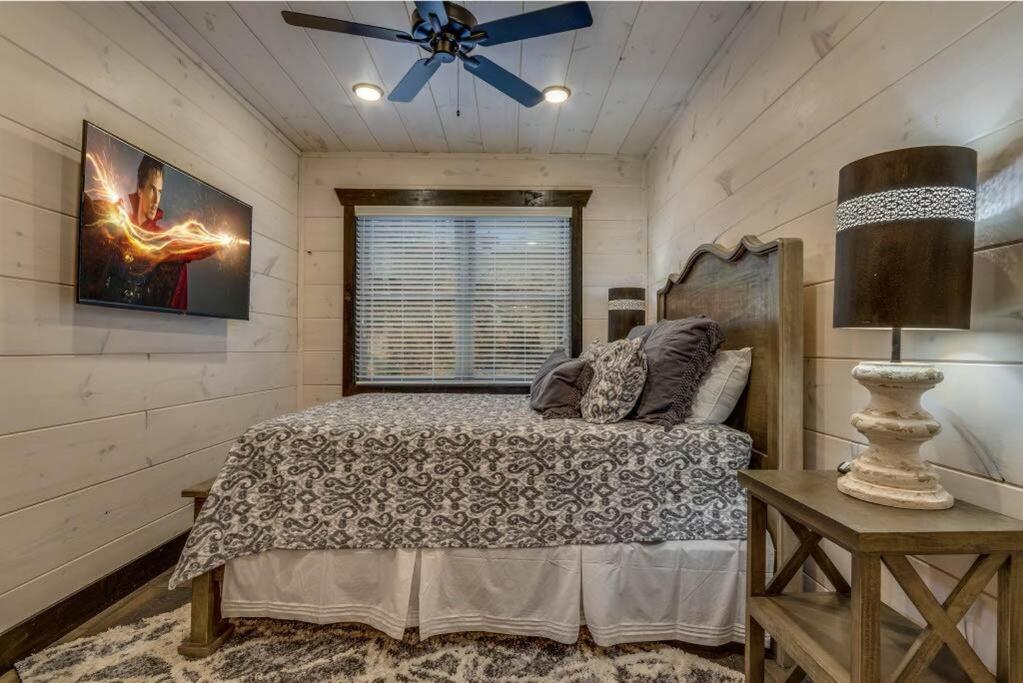 Blue Moon Ridge: Brand New Cabin! 5 Bedrooms, Pool/Hot Tub, Theatre Pigeon Forge Kültér fotó